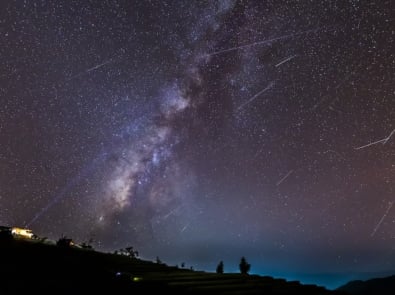 The Famous Leonid Meteor Shower 2025 featured image
