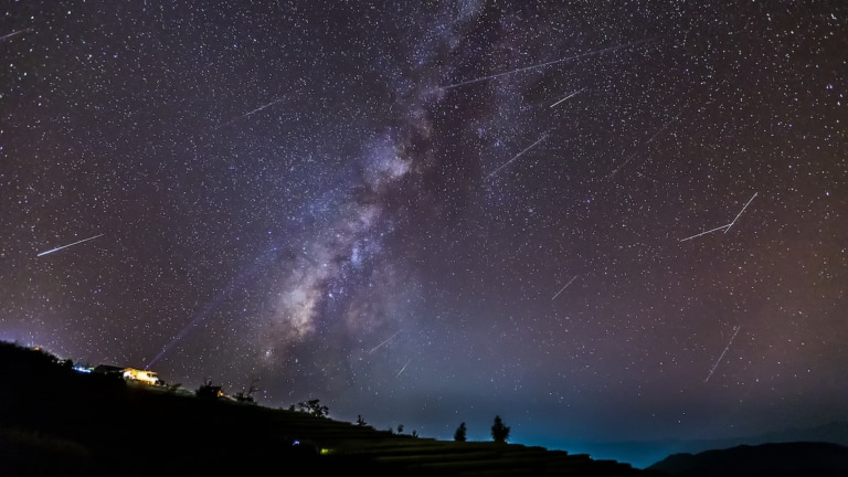 Is There A Meteor Shower Tonight? See Our Calendar and Guide - Farmers ...