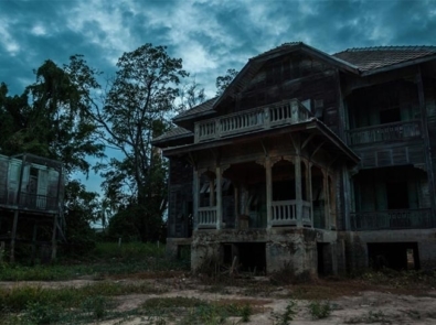 Would You Buy A Haunted House? Survey Says… featured image
