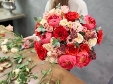 7 Expert Tips To Keep Your Valentine’s Day Flowers Fresh featured image