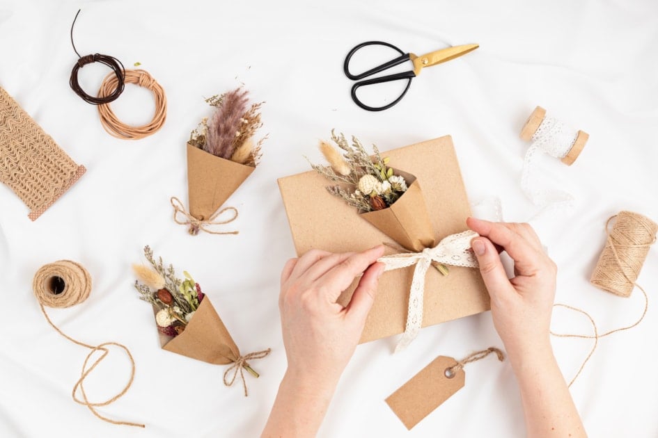 18 Clever & Inexpensive Gift Wrapping Ideas For Any Occasion - Farmers'  Almanac - Plan Your Day. Grow Your Life.