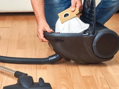 Vacuum Cleaner - Cleaning