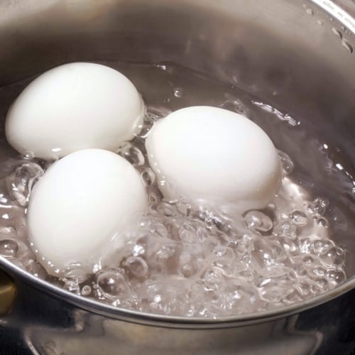 Keep Eggshells From Cracking image