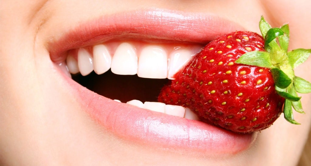 Home remedies: eat strawberries for whiter teeth