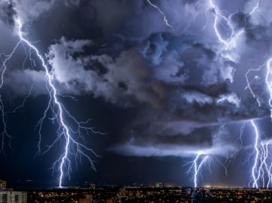 5 Best Places To Watch A Thunderstorm – Guess Which State is #1? featured image