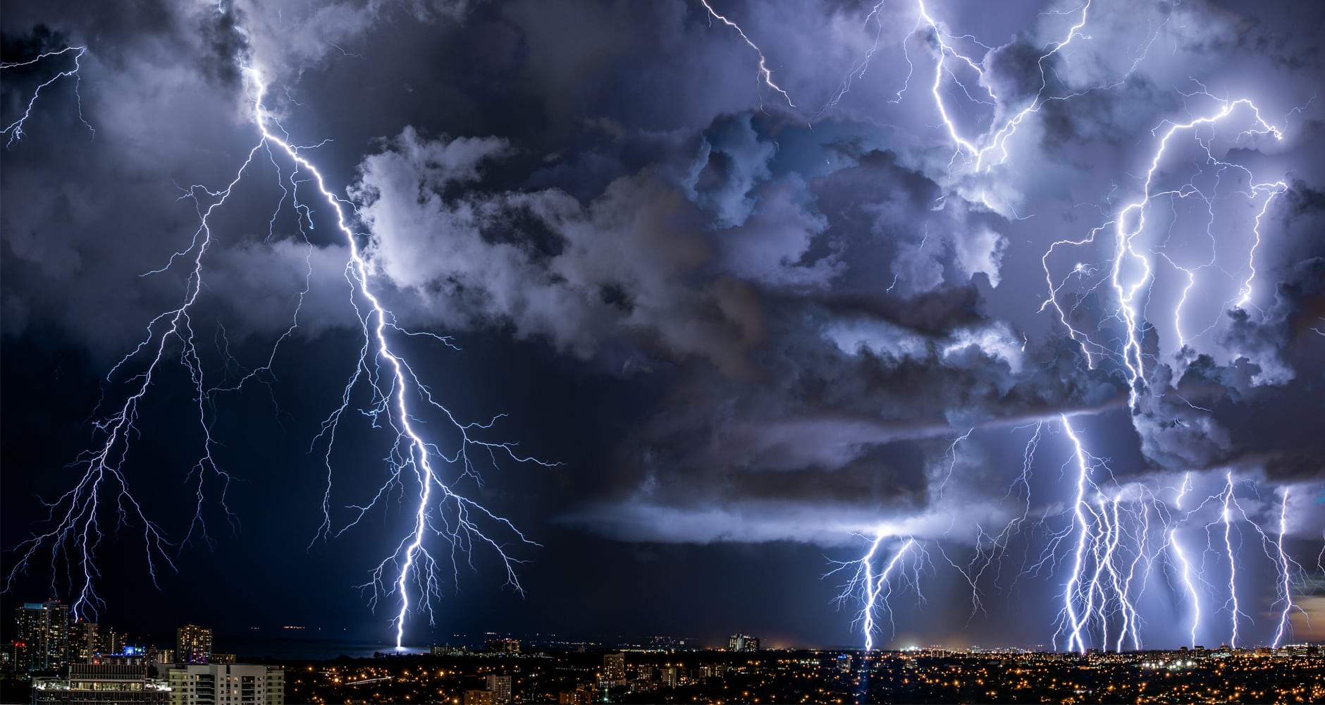 5 Best Places To Watch A Thunderstorm - Guess Which State is #1? - Farmers'  Almanac