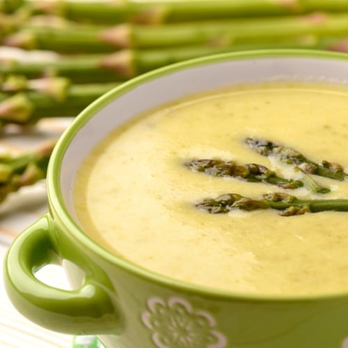 Cream of asparagus soup - Garden asparagus