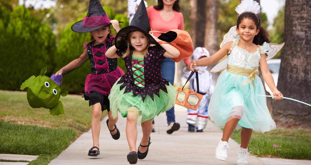 Trick-or-treating - Stock photography