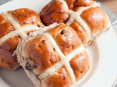 Hot Cross Buns and Other Easter Dinner Favorites featured image