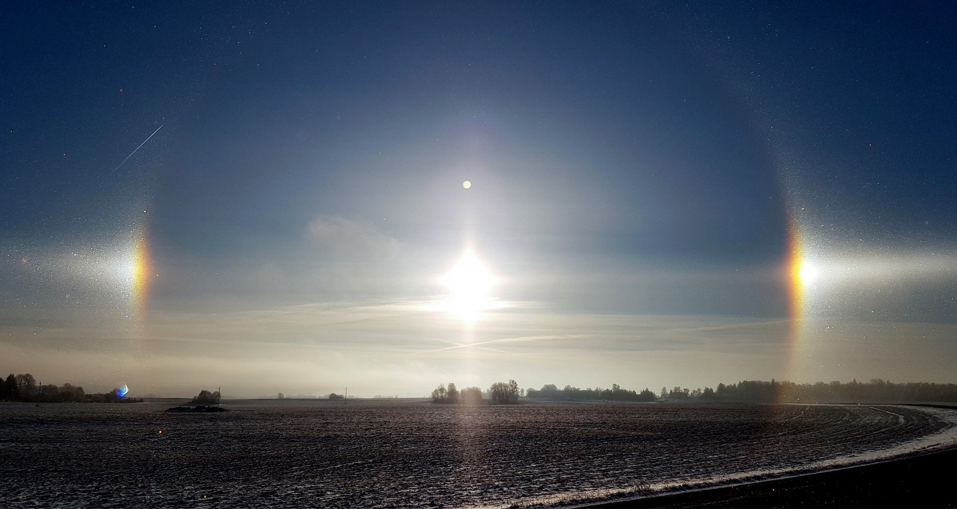 Look! Up in the sky! A ring around the sun | Sky, Clouds, Sun