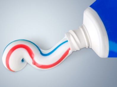 Household Uses For Toothpaste featured image