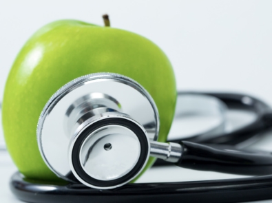 Does Eating an Apple A Day Really Keep The Doctor Away? featured image
