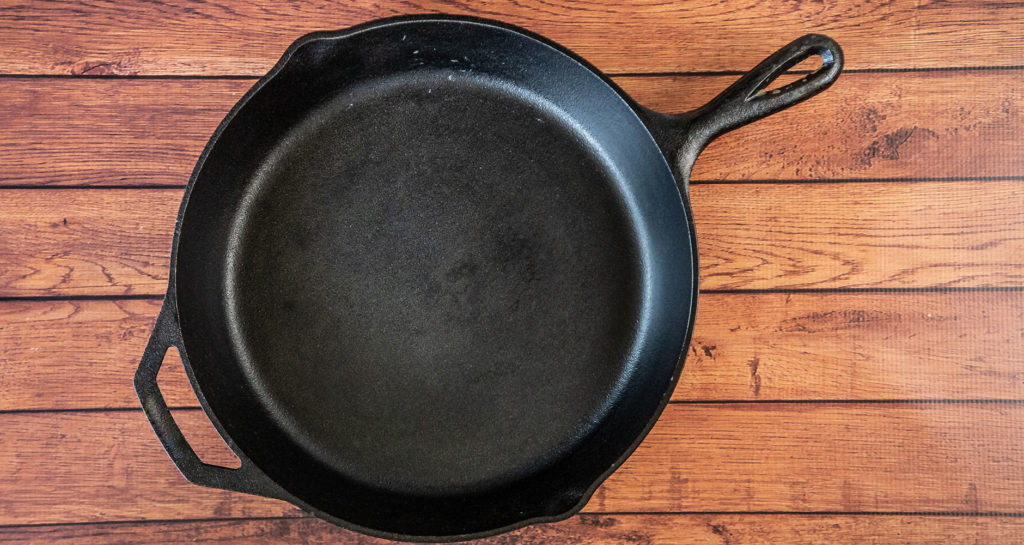 Seasoned with too much oil on a cold cast iron : r/castiron