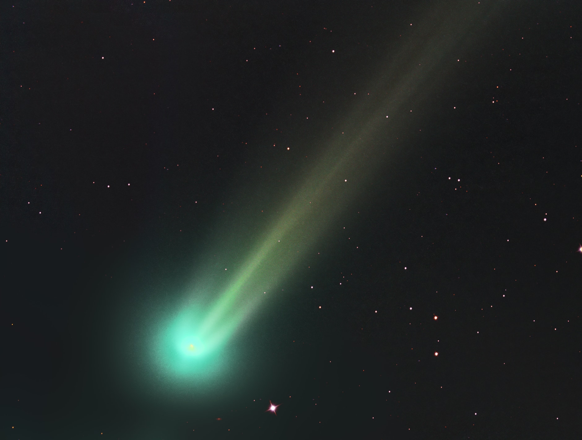 Comet lovejoy streaking through the night sky