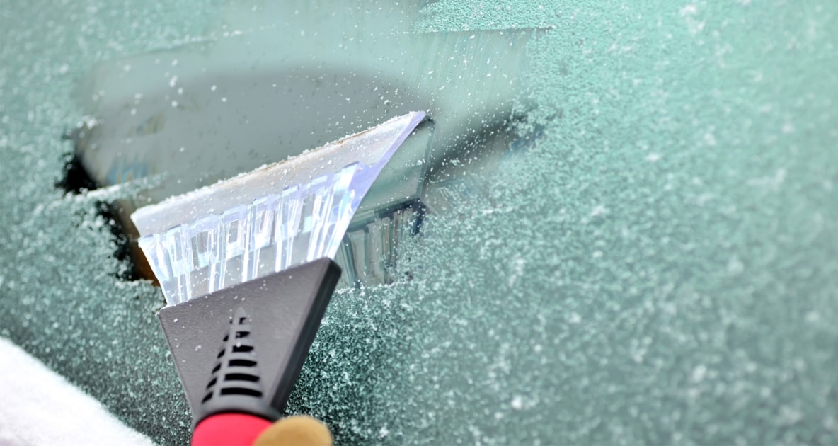 What's The Best Way To De-Ice A Frosty Windshield? - Farmers' Almanac - Plan  Your Day. Grow Your Life.