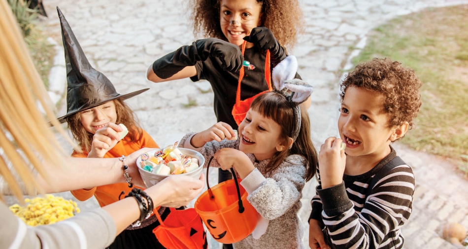 Trick-or-treating - Halloween costume