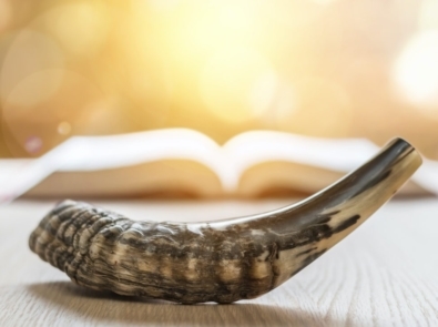 Yom Kippur 2025: What Is It and How Is It Celebrated featured image