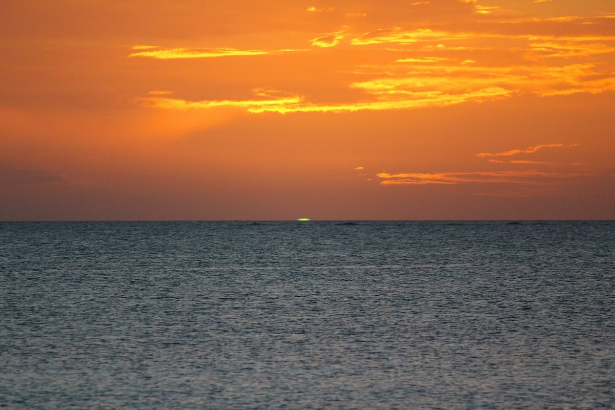 the-green-flash-legends-lore-and-science-behind-the-sunset