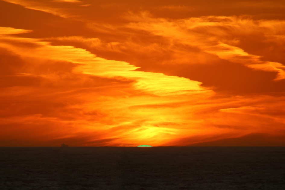 The Green Flash Legends, Lore, and Science Behind The Sunset