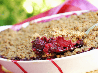 Easy-To-Make Apple and Blackberry Crumble featured image