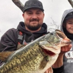 Family fishing in the best lakes to fish in Texas.