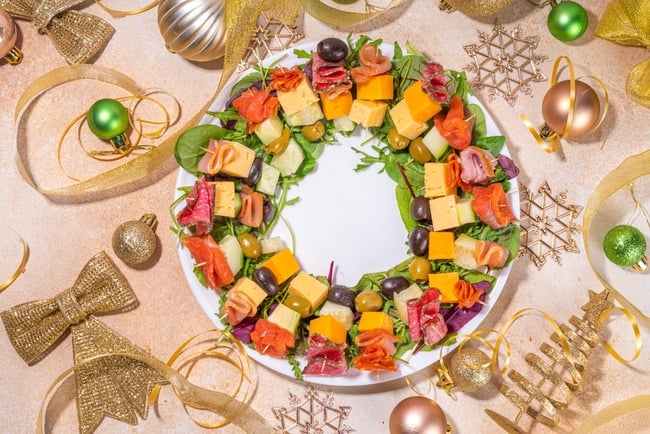 Charcuterie board wreath for holiday parties.