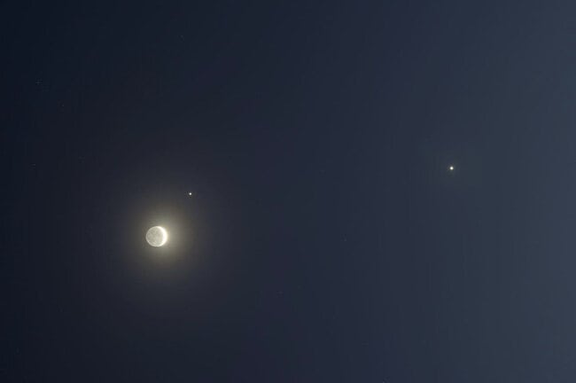 Night sky with Moon, Jupiter, and Venus.