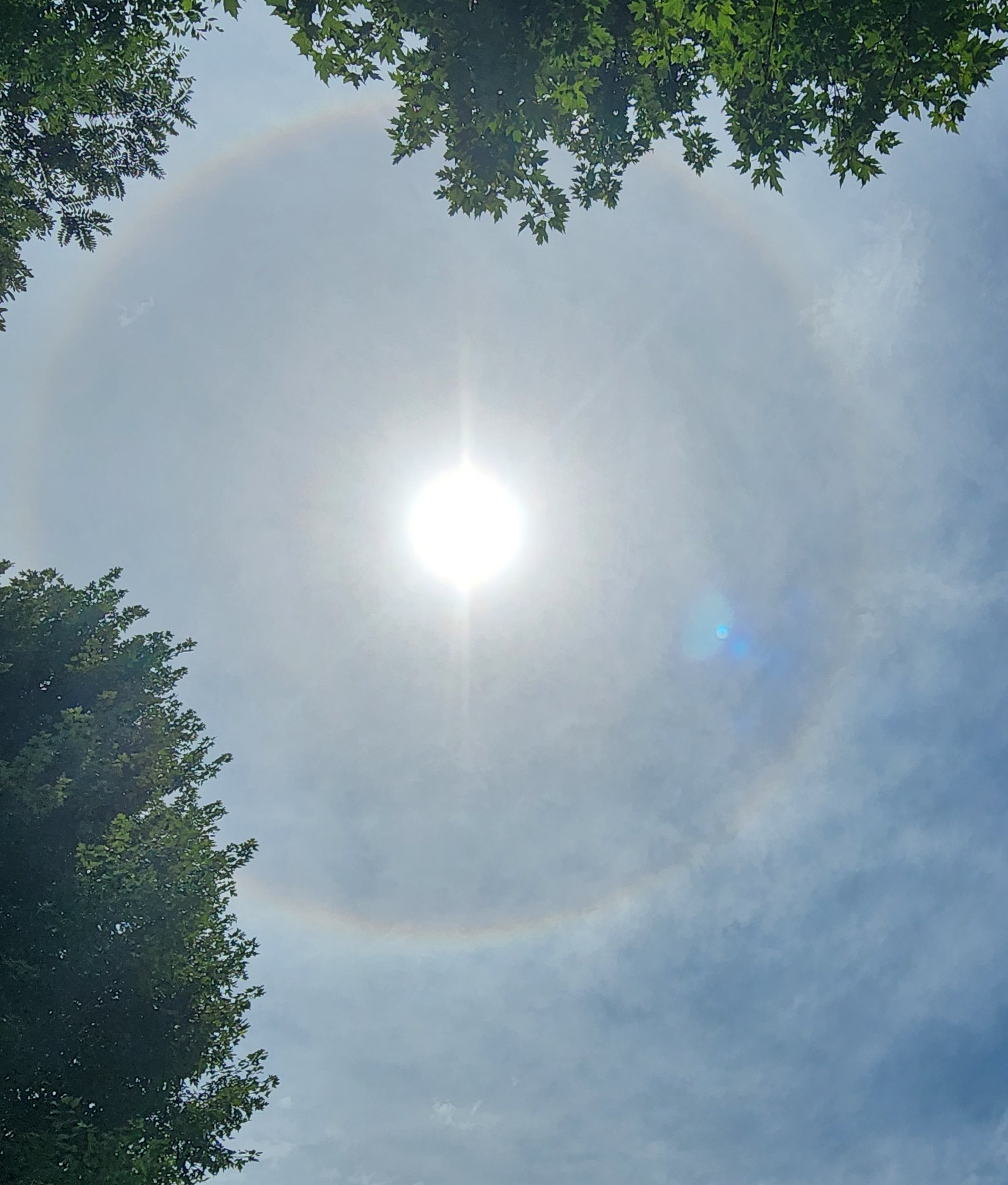 Halo around the sun that heralds bad weather