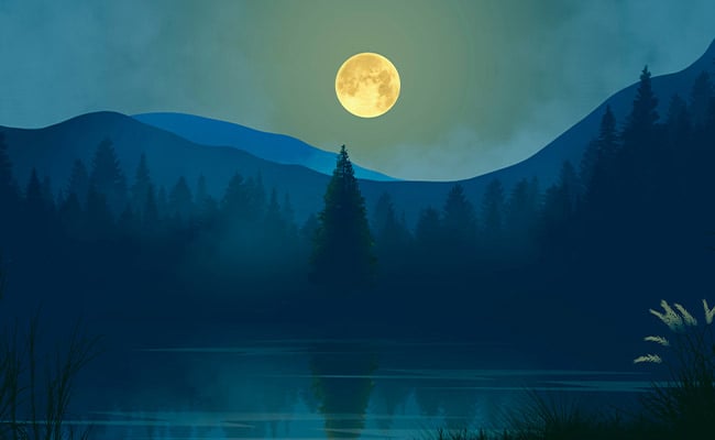 Beaver Moon and mountains to represent full Moon horoscopes for November.