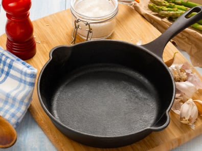 How To Clean Cast Iron Properly — Tips And Recipes featured image