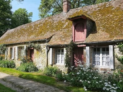 Why Did Old Houses Have So Many Small Rooms? featured image